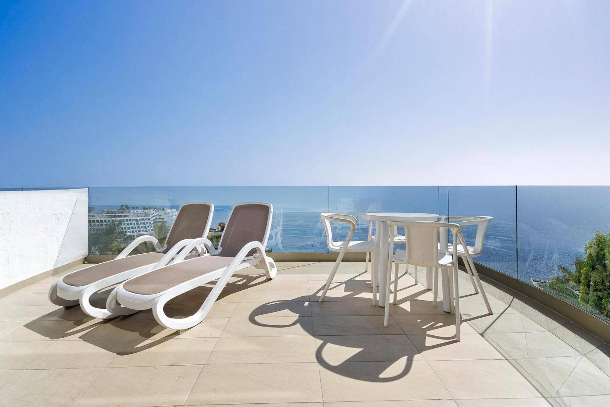 Classic One Bedroom Apartment Balcony Sea View