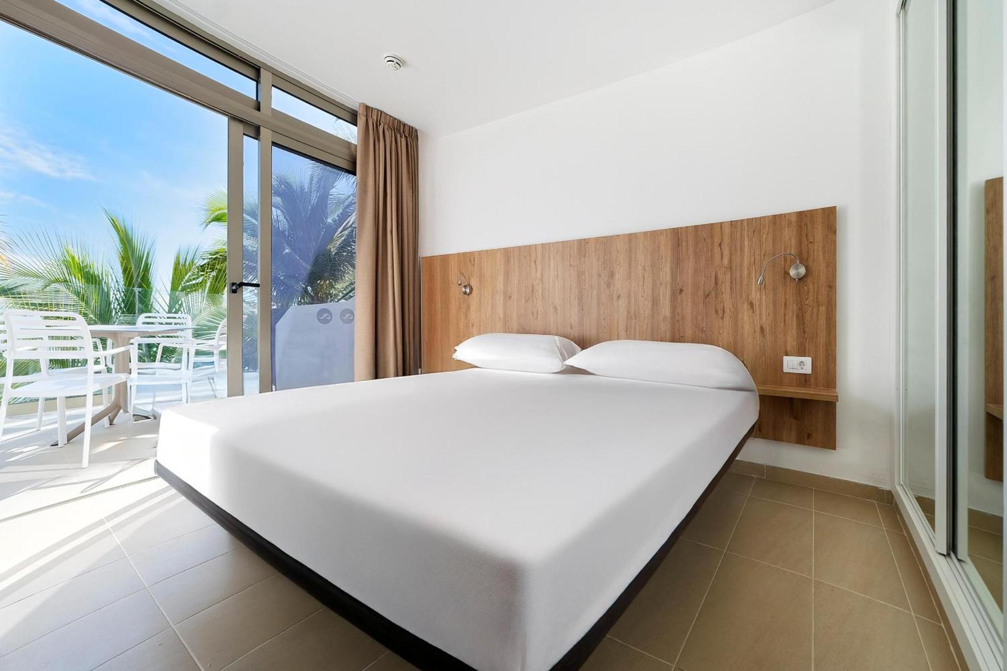 Classic One Bedroom Apartment Balcony Limited Sea View