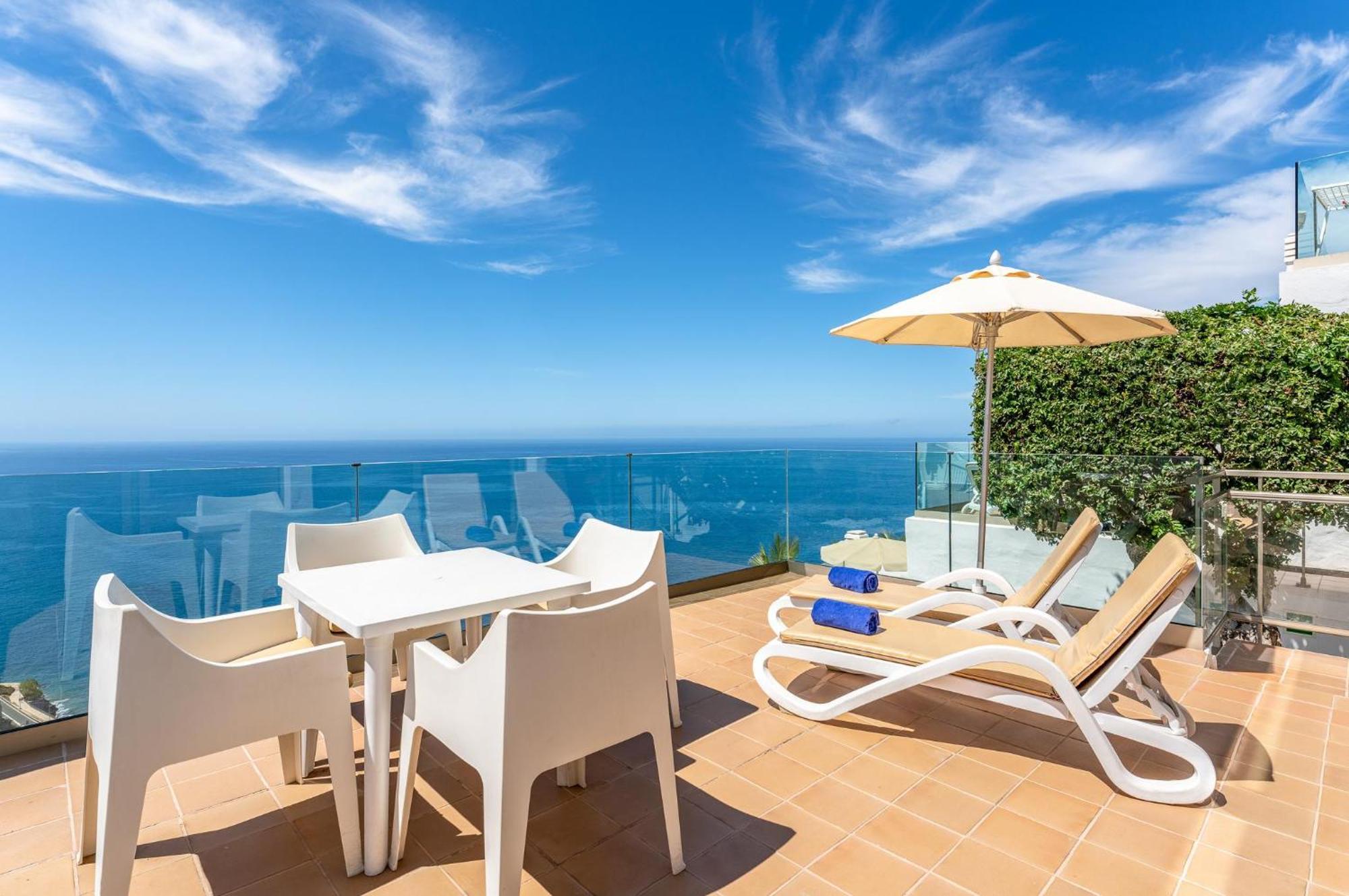 Classic One Bedroom Apartment Balcony Sea View